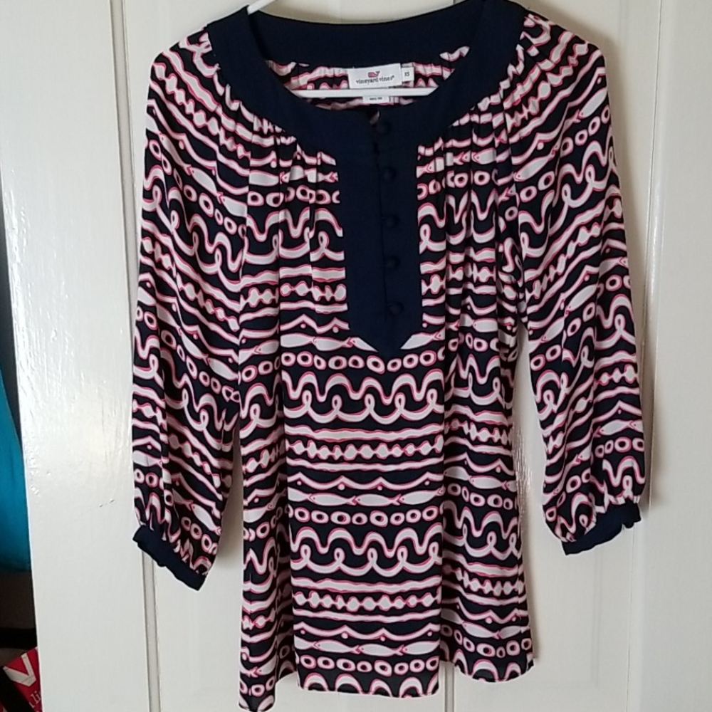 Vineyard vines top